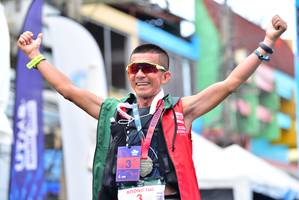 BIB: 160
                            <button type="button" onclick="openModal(21799156)" class="btn btn-primary btn-sm float-right btn-popup" data-toggle="modal" data-target=".modal-high-quality">
                        <i class="fas fa-shopping-cart"></i> Add to Cart
                    </button>
                                            <button type="button" onclick="isThisMe(21799156, true)" class="btn btn-success btn-sm float-right btn-popup btn-isme hidden" data-toggle="tooltip" data-placement="bottom" title="นี่คือรูปของคุณใช่ไหม คลิกที่นี่เพื่อเอาเข้าอัลบั้ม">
                        <i class="fas fa-plus"></i> Add to album
                    </button>
                    <button type="button" onclick="isThisMe(21799156, false)" class="btn btn-warning btn-sm float-right btn-popup btn-isnotme hidden">
                        <i class="fas fa-ban"></i> Remove from album
                    </button>